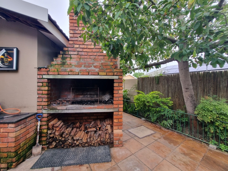 To Let 3 Bedroom Property for Rent in Soneike Western Cape